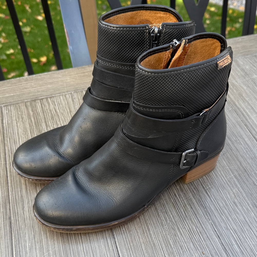 PIKOLINOS - Black Ankle Boots from Spain